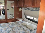 2003 Fleetwood Bounder Photo #8