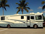 2004 Fleetwood Bounder Photo #2