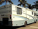 2004 Fleetwood Bounder Photo #4