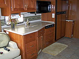 2005 Fleetwood Bounder Photo #3