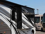 2015 Fleetwood Bounder Photo #27