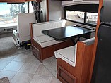2015 Fleetwood Bounder Photo #32