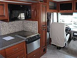 2015 Fleetwood Bounder Photo #33