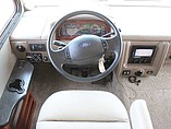 2015 Fleetwood Bounder Photo #35