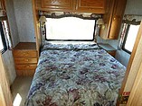 2000 Fleetwood Bounder Photo #26