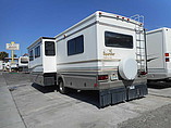 2000 Fleetwood Bounder Photo #3