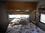 2000 Fleetwood Bounder Photo #19