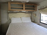 2001 Fleetwood Bounder Photo #49