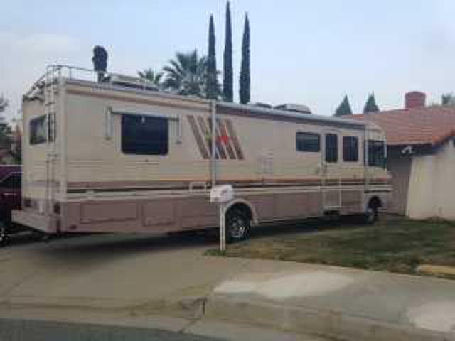 1992 Fleetwood Bounder Photo