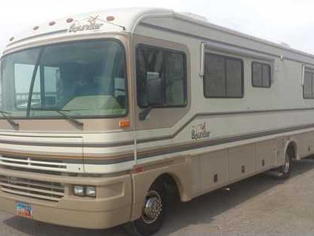 1996 Fleetwood Bounder Photo