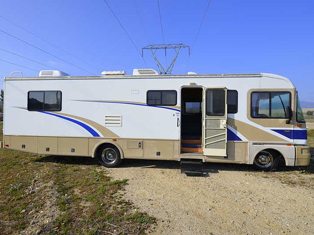 1996 Fleetwood Bounder Photo