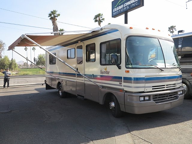 1995 Fleetwood Bounder Photo