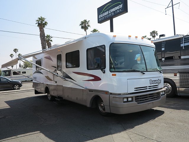 1996 Fleetwood Bounder Photo