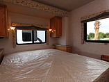 2002 Fleetwood Bounder Photo #4