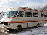 1987 Fleetwood Bounder Photo #2