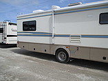 1999 Fleetwood Bounder Photo #3