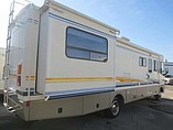 2003 Fleetwood Bounder Photo #3