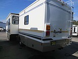 2003 Fleetwood Bounder Photo #4