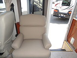 2004 Fleetwood Bounder Photo #10