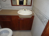 2004 Fleetwood Bounder Photo #15