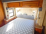 2005 Fleetwood Bounder Photo #12