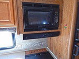 2005 Fleetwood Bounder Photo #16