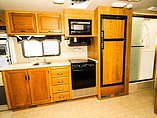 2005 Fleetwood Bounder Photo #8