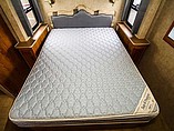 2005 Fleetwood Bounder Photo #12
