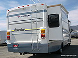 2005 Fleetwood Bounder Photo #9