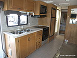 2005 Fleetwood Bounder Photo #21