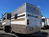 2006 Fleetwood Bounder Photo #13