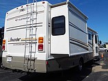 2005 Fleetwood Bounder Photo #4