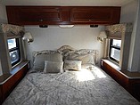 2005 Fleetwood Bounder Photo #7