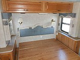2005 Fleetwood Bounder Photo #23