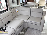 2015 Fleetwood Bounder Photo #32