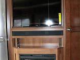 2015 Fleetwood Bounder Photo #35