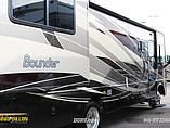 2015 Fleetwood Bounder Photo #58