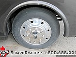 2015 Fleetwood Bounder Photo #23