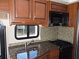 2015 Fleetwood Bounder Photo #17