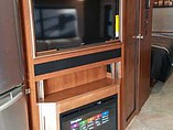 2015 Fleetwood Bounder Photo #15