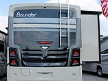 2016 Fleetwood Bounder Photo #11