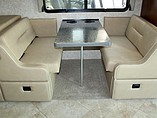 2016 Fleetwood Bounder Photo #16