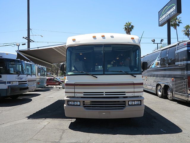 1995 Fleetwood Bounder Photo