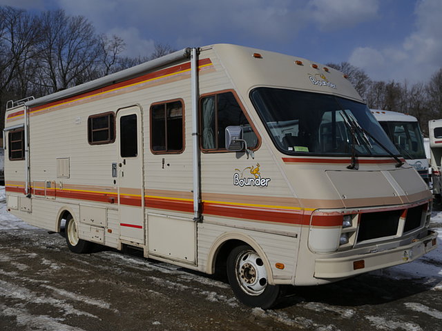 1987 Fleetwood Bounder Photo