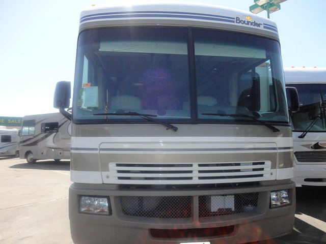 04 Fleetwood Bounder
