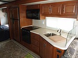 2010 Fleetwood Bounder Photo #26