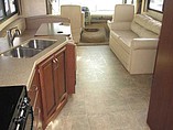 2011 Fleetwood Bounder Photo #26