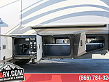 2015 Fleetwood Bounder Photo #27