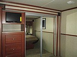 2015 Fleetwood Bounder Photo #13