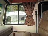 2015 Fleetwood Bounder Photo #18